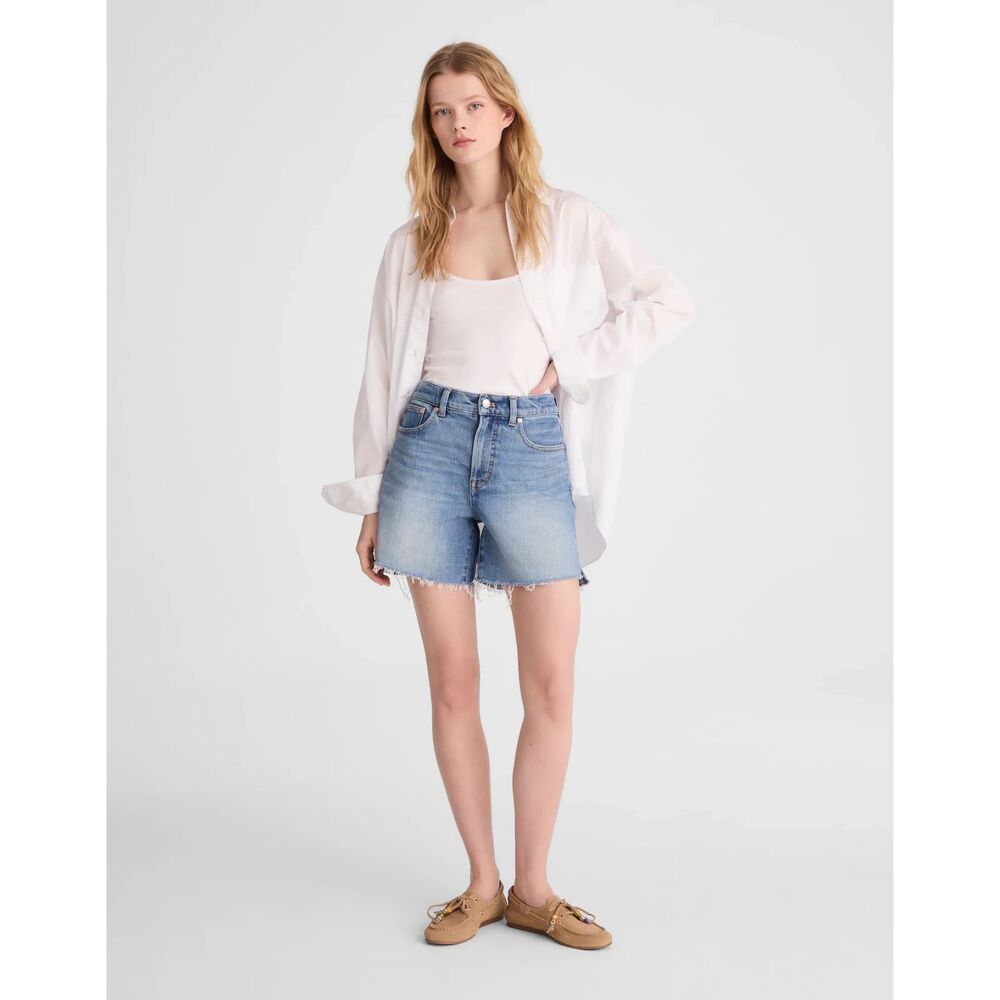Madewell relaxed mid length denim shorts light blue size 28
